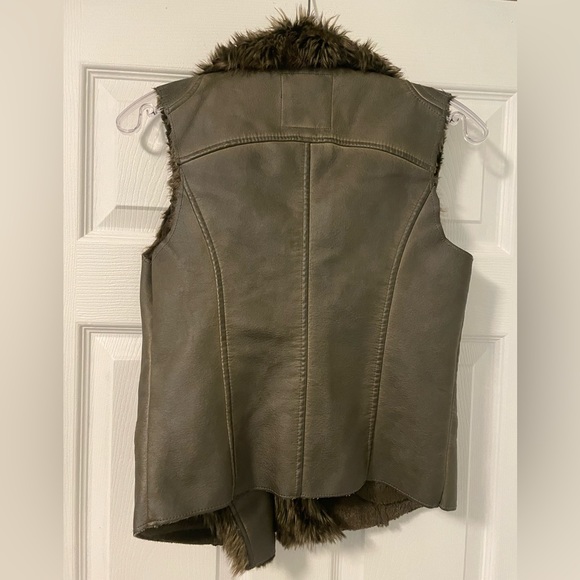 leather/ faux fur vest - Picture 9 of 12
